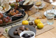 건강한 다이어트를 위한 일주일 식단 a wooden table topped with plates and bowls of food
